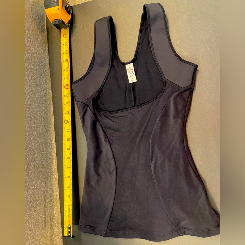 MAIDENFORM Shape wear Top below bra xl black never worn